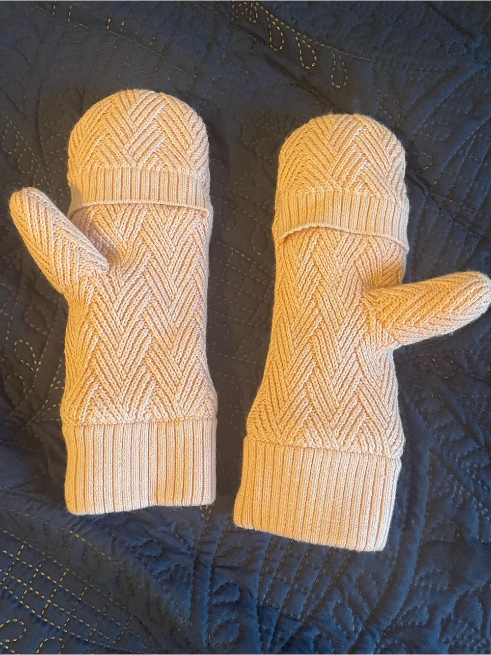 lululemon athletica lululemon mittens
